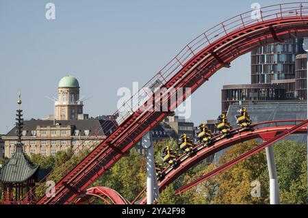 Ride, montagnes russes, parc d'attractions et de loisirs Tivoli, centre-ville, Copenhague, Danemark, Europe Banque D'Images