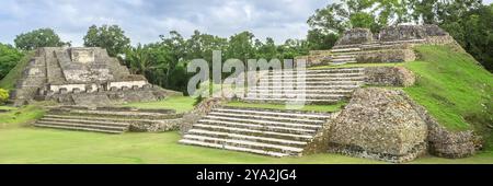 Belize, Amérique centrale, Temple Altun Ha. Bannière Web en vue panoramique, Amérique centrale Banque D'Images