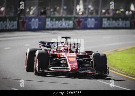 MELBOURNE, AUSTRALIE, 23 MARS : Charles Leclerc de Monaco conduit la Ferrari SF-24 lors des qualifications au Grand Prix d'Australie 2024 à Albert Park Banque D'Images