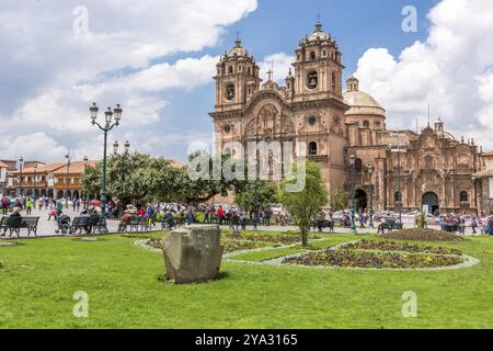 Cuzco au Pérou, vue panoramique sur la place principale et l'église de la cathédrale. Amérique du Sud Banque D'Images