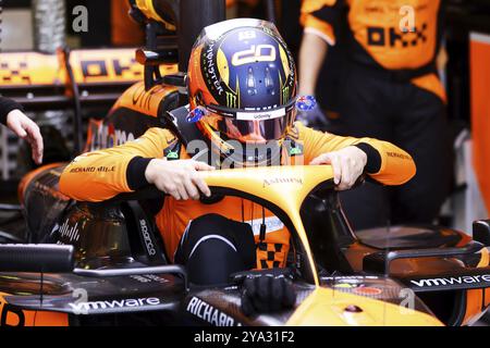 MELBOURNE, AUSTRALIE, 24 MARS : Oscar Piastri, australien, dans la McLaren MCL38 avant le Grand Prix d'Australie 2024 à Albert Park à Melbourne, Aus Banque D'Images