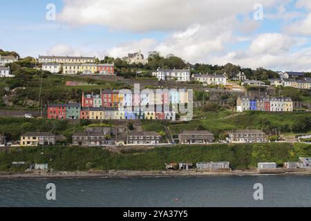 Cobh, Irlande, 28 mai 2011, vue de la ville depuis la mer, Europe Banque D'Images