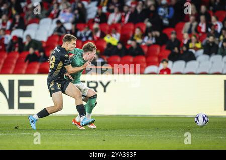 MELBOURNE, AUSTRALIE, 24 MAI : Jay Turner-Cooke de Newcastle United est affronté par Benjamin Old de A-League All Stars Men lors du Global Football Wee Banque D'Images