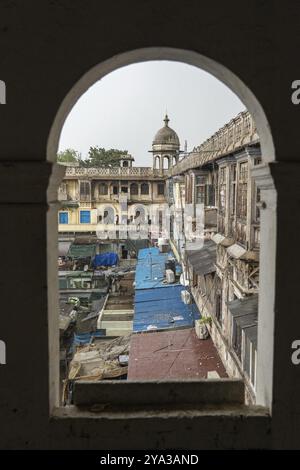 Old Delhi, Inde, 30 mars 2023 : le marché de Gadodia est construit au marché aux épices de Khari Baoli Road, en Asie Banque D'Images