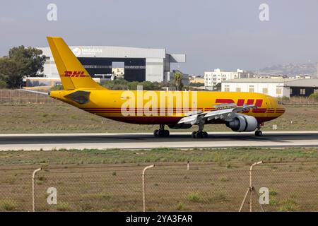 DHL (European Air transport - EAT) Airbus A300B4-622R(F) (REG : d-AEAA) remplaçant la cargaison 757 habituelle. Banque D'Images