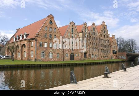 Les réservoirs de sel sont un groupe d'entrepôts sur l'Obertrave de Luebeck juste à côté de l'Holstentor. Ils ont été construits dans le style de la brique rena Banque D'Images