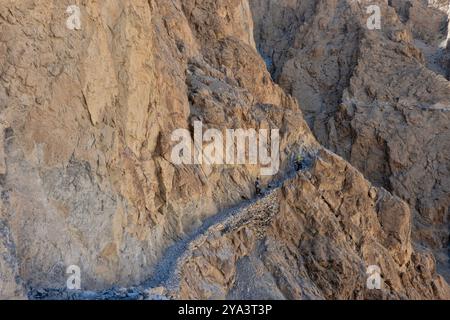 Navigation sur le trek perfide Shimshal Pass, Shimshal, Gojal, Pakistan Banque D'Images