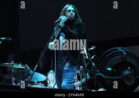 Udine Italie 19/05/2010 : Francesco Sarcina chanteur du groupe de rock italien le Vibrazioni, lors du concert au stade du Frioul Banque D'Images