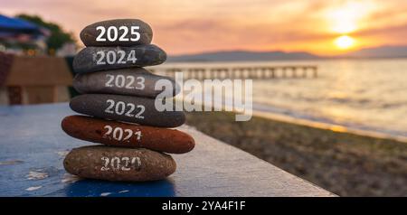 Bonne année 2025 remplace 2024. Nouvelle année 2025 est à venir idée de concept. Banque D'Images