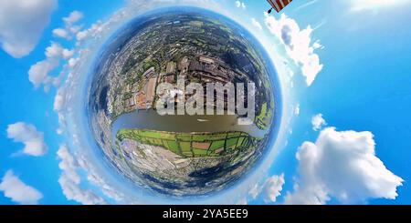 Luftbild, logport II zwei am Fluss Rhein, Stahlwerk HKM Hüttenwerke Krupp Mannesmann GmbH, Erdkugel, Fisheye Aufnahme, Fischaugen Aufnahme, 360 Grad Aufnahme, petit monde, petite planète, fisheye Bild, Hüttenheim, Duisburg, Ruhrgebiet, Nordrhein-Westfalen, Deutschland ACHTUNGxMINDESTHONORARx60xEURO *** vue aérienne, logport II deux sur le Rhin, aciéries HKM Hüttenwerke Krupp Mannesmann GmbH, globe terrestre, image fisheye, image à 360 degrés, minuscule monde, petite planète, image fisheye, Hüttenheim, Duisburg, région de la Ruhr, Rhénanie du Nord-Westphalie, Allemagne ATTENTIONxMINDESTHONORARx60xEURO Banque D'Images