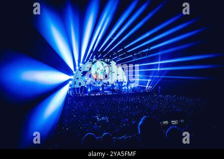 Malmo, Suède. 10 octobre 2024. Brit Floyd, le groupe hommage britannique Pink Floyd, donne un concert au Malmö Arena de Malmö. Banque D'Images