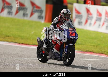 Longfield, Royaume-Uni. 12 octobre 2024. Danny Kent de McAMS Racing Yamaha lors des qualifications pour la 11e ronde du Bennetts British Super Bike Championship à Brands Hatch, Longfield, Angleterre le 12 octobre 2024. Photo de Ken Sparks. Utilisation éditoriale uniquement, licence requise pour une utilisation commerciale. Aucune utilisation dans les Paris, les jeux ou les publications d'un club/ligue/joueur. Crédit : UK Sports pics Ltd/Alamy Live News Banque D'Images