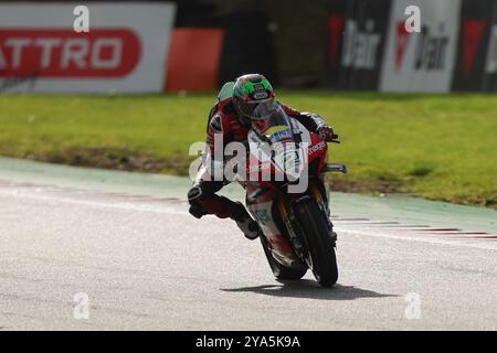 Longfield, Royaume-Uni. 12 octobre 2024. Glenn Irwin de Hager PBM Ducati lors des qualifications pour la 11e ronde du Bennetts British Super Bike Championship à Brands Hatch, Longfield, Angleterre le 12 octobre 2024. Photo de Ken Sparks. Utilisation éditoriale uniquement, licence requise pour une utilisation commerciale. Aucune utilisation dans les Paris, les jeux ou les publications d'un club/ligue/joueur. Crédit : UK Sports pics Ltd/Alamy Live News Banque D'Images