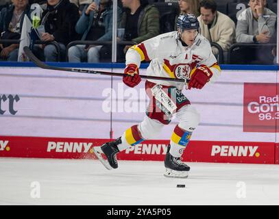 Muenchen, Deutschland. 11 octobre 2024. Alec McCrea (Duesseldorfer EG, #3). GER, EHC Red Bull Muenchen gegen Duesseldorfer EG, Eishockey, DEL, 8. Spieltag, saison 2024/2025, 11.10.2024. Foto : Eibner-Pressefoto/Heike Feiner crédit : dpa/Alamy Live News Banque D'Images