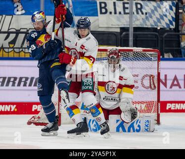 Muenchen, Deutschland. 11 octobre 2024. GER, EHC Red Bull Muenchen gegen Duesseldorfer EG, Eishockey, DEL, 8. Spieltag, saison 2024/2025, 11.10.2024. Foto : Eibner-Pressefoto/Heike Feiner crédit : dpa/Alamy Live News Banque D'Images