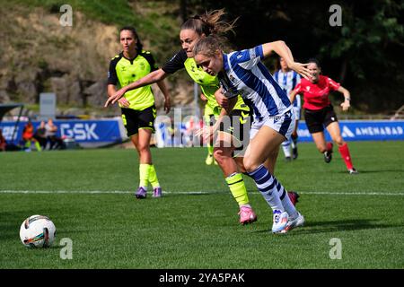 Zubieta, Espagne. 12 octobre 2024. Cecilia Marcos dribble la balle. Crédit : Rubén Gil/Alamy Live News. Banque D'Images