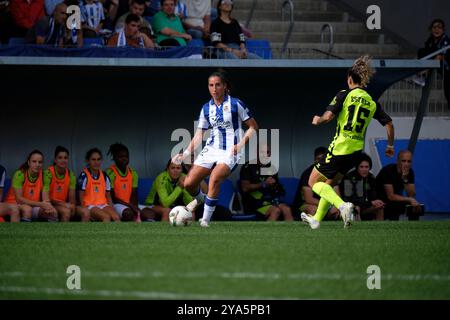 Zubieta, Espagne. 12 octobre 2024. Lucía Rodríguez dribble la balle. Crédit : Rubén Gil/Alamy Live News. Banque D'Images