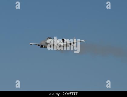 Un étudiant pilote de l'US Air Force du 357th Fighter Squadron complète une course d'armes dans un avion A-10C Thunderbolt II au Barry M. Goldwater R. Banque D'Images