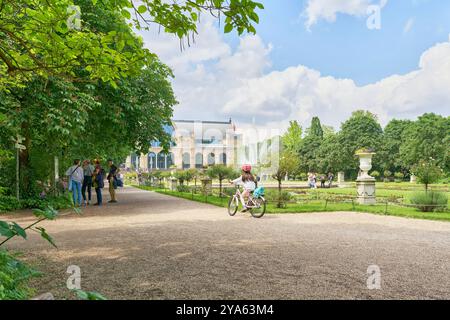 Le jardin botanique, la flore avec quelques visiteurs à Cologne en Allemagne Banque D'Images