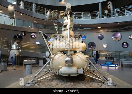 KALUGA, RUSSIE - 14 JUILLET 2024 : Station interplanétaire automatique 'Luna-16' dans le Musée de l'histoire de la cosmonautique Banque D'Images