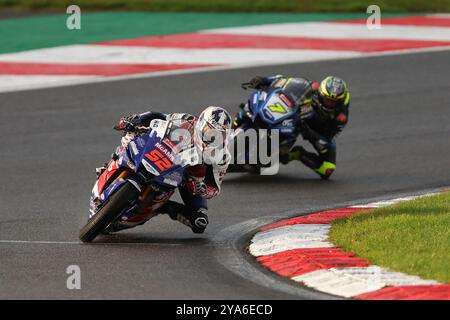 Longfield, Royaume-Uni. 12 octobre 2024. Danny Kent de McAMS Racing Yamaha en route pour remporter la 11e manche du Bennetts British Super Bike Championship à Brands Hatch, Longfield, Angleterre, le 12 octobre 2024. Photo de Ken Sparks. Utilisation éditoriale uniquement, licence requise pour une utilisation commerciale. Aucune utilisation dans les Paris, les jeux ou les publications d'un club/ligue/joueur. Crédit : UK Sports pics Ltd/Alamy Live News Banque D'Images