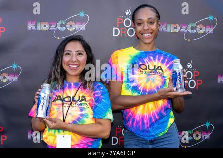 Los Angeles, États-Unis. 11 octobre 2024. Des représentants d'AQUAhydrate assistent à James Harden présente Kidzcon bénéficiant du projet Pop Drop au Rolling Greens Arts District, Los Angeles, CA, 11 octobre 2024 crédit : Eugene Powers/Alamy Live News Banque D'Images