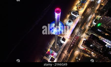 Vues aériennes du front de mer de Brighton, dans l'est du sussex UK la nuit Banque D'Images