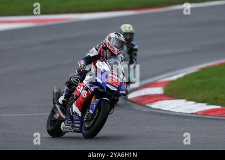 Longfield, Royaume-Uni. 12 octobre 2024. Danny Kent de McAMS Racing Yamaha remporte la 11e manche du Bennetts British Super Bike Championship à Brands Hatch, Longfield, Angleterre, le 12 octobre 2024. Photo de Ken Sparks. Utilisation éditoriale uniquement, licence requise pour une utilisation commerciale. Aucune utilisation dans les Paris, les jeux ou les publications d'un club/ligue/joueur. Crédit : UK Sports pics Ltd/Alamy Live News Banque D'Images