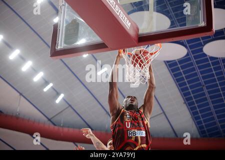 Umana Reyerâs Mfiondo Kabangele lors du match du championnat italien de basket LBA entre Umana Reyer Venezia et Virtus Segafredo Bologna à Taliercio le 12 octobre 2024, Mestre, Italie. Pendant Umana Reyer Venezia vs Virtus Segafredo Bologna, match de basket-ball italien Serie A à Venise, Italie, le 12 octobre 2024 Banque D'Images