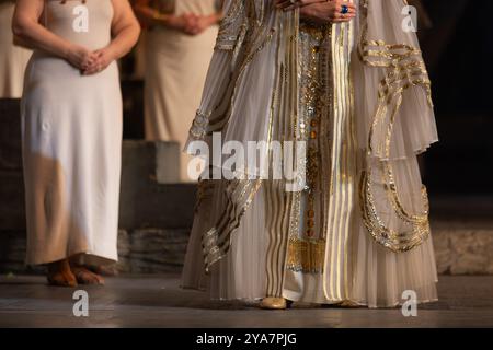 Gros plan de femmes en vêtements égyptiens, costume de théâtre. Opéra aida de Giuseppe Verdi Banque D'Images