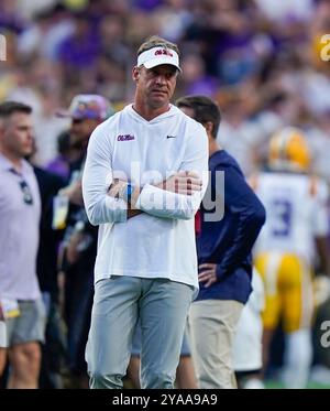 Baton Rouge, Louisiane, États-Unis. 12 octobre 2024. 12 octobre 2024 : Baton Rouge, LOS ANGELES, États-Unis : LANE KIFFIN, entraîneur-chef d'Ole Miss, pendant l'échauffement avant le match entre les Ole Miss Rebels et les LSU Tigers au Tiger Stadium de Baton Rouge, Louisiane. (Crédit image : © Jerome Hicks/ZUMA Press Wire) USAGE ÉDITORIAL SEULEMENT! Non destiné à UN USAGE commercial ! Banque D'Images