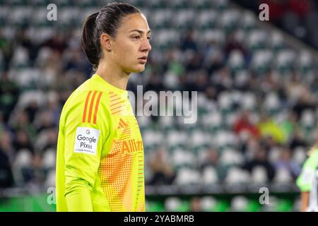 Wolfsburg, Allemagne. 12 octobre 2024. La gardienne Maria Luisa Grohs du Bayern München vue lors du match Frauen-Bundesliga entre Wolfsburg et le FC Bayern München au stade AOK de Wolfsburg. Crédit : Gonzales photo/Alamy Live News Banque D'Images