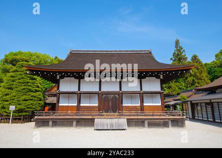 Kamomioya Jinja Shinpukuden (salle des vêtements divins) de Shimogamo Jinja. Ce sanctuaire alias Kamo-mioya Shrine est un sanctuaire shinto dans la ville historique de Kyoto, Banque D'Images