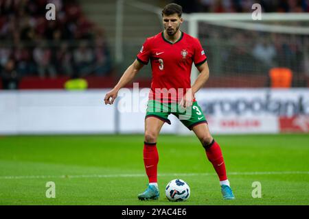 Varsovie, Pologne. 13 octobre 2024. Ruben Dias du Portugal lors du match UEFA Nations League, League A, Group A1 entre la Pologne et le Portugal au stade national PGE à Varsovie, Pologne, le 12 octobre 2024 (photo par Andrew Surma/ Credit : Sipa USA/Alamy Live News Banque D'Images