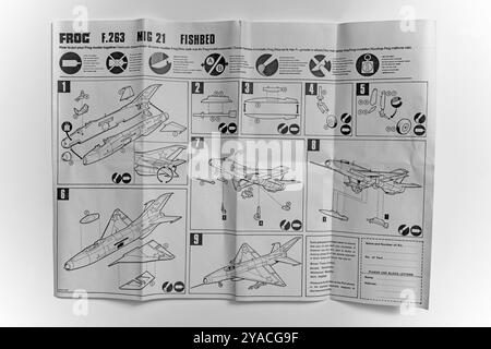 Feuille d'instructions pour l'avion modèle Frog MIG 21 Banque D'Images