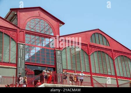 Mercado Ferreira Borges, un marché couvert construit en 1880 à Porto. Actuellement une discothèque et un restaurant et des expositions d'art. Porto Portugal Banque D'Images