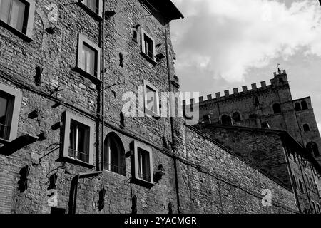 Le tracé médiéval parfaitement conservé du village de Gubbio, Ombrie, Italie Banque D'Images