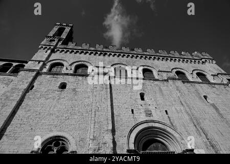 Le tracé médiéval parfaitement conservé du village de Gubbio, Ombrie, Italie Banque D'Images