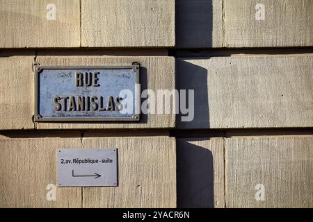 Scènes de rue et détails de Colmar, Alsace, France, Europe montrant la nature historique et colorée de la ville. Banque D'Images