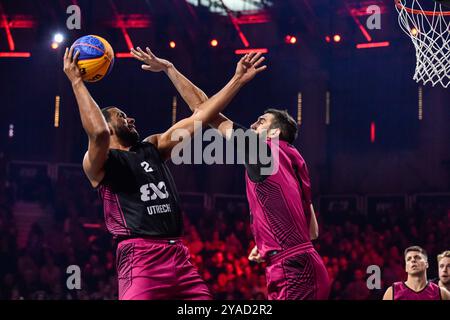 , - 13 OCTOBRE : DiMeo van der Horst - Utrecht, Stefan Kojic - Liman lors du match FIBA 3x3 World Tour Amsterdam 2024 entre Liman et Utrecht au Gasthouder le 13 octobre 2024 à Amsterdam, pays-Bas. (Photo de Edwin J.H. de Vries/Orange Pictures) crédit : Orange pics BV/Alamy Live News Banque D'Images