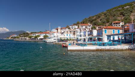 Agia Kyriaki village de pêcheurs près de Trikeri, Pelio, Grèce Banque D'Images