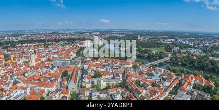 Ausblick auf die industrie- und Hochschulstadt Ingolstadt in Oberbayern Die bayerische Großstadt Ingolstadt an der Donau im Luftbild Ingolstadt Kunett Banque D'Images