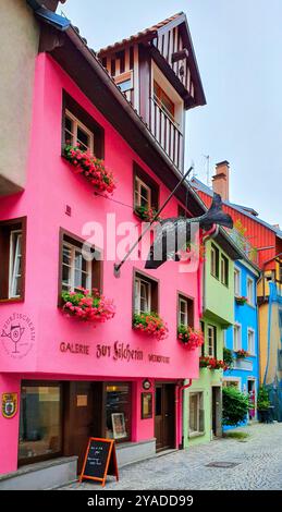 Lindau, Allemagne - 04 juillet 2021 : Galerie et bar à vin Zur Fischerin dans la vieille ville de Lindau. Lindau est une grande ville et île sur le lac de Constance ou Bod Banque D'Images