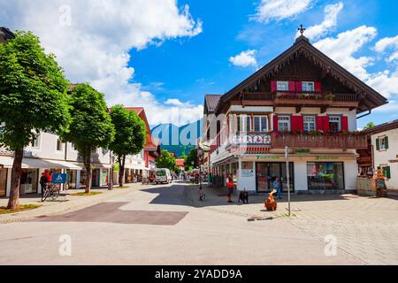 Garmisch-Partenkirchen, Allemagne - 02 juillet 2021 : Garmisch-Partenkirchen ou Garmisch Partenkirchen est une ville de ski alpin en Bavière, dans le sud de l'Allemagne Banque D'Images