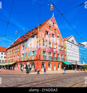 Augsbourg, Allemagne - 06 juillet 2021 : la Weberhaus est l'ancienne maison de guilde des tisserands d'Augsbourg. Weberhaus est situé dans le centre-ville de Mori Banque D'Images