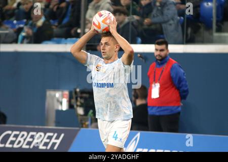 Yuri Gorshkov (4) de Zenit vu en action lors du match de football Winline Super Series entre Zenit Saint-Pétersbourg et Voïvodine Serbie à Gazprom Arena. Score final ; Zenit 4:1 Voïvodine. (Photo de Maksim Konstantinov / SOPA images/SIPA USA) Banque D'Images