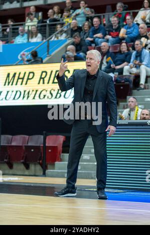 John Patrick (MHP Riesen Ludwigsburg, entraîneur principal), GER, MHP Riesen Ludwigsburg v. SYNTAINICS MBC, Basketball, BBL Pokal, Achtelfinale, Spielzeit 2024/2025, 13.10.2024, Foto : Eibner-Pressefoto/Sascha Walther Banque D'Images