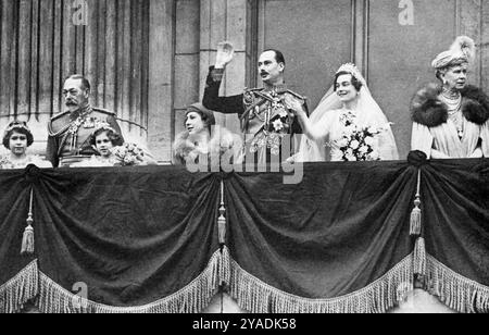 Le jour du mariage Buckingham Palace apparition du prince Henry, duc de Gloucester et de la princesse Alice, duchesse de Gloucester, le 6 novembre 1935. Ce fut la dernière apparition publique du roi George V. Banque D'Images