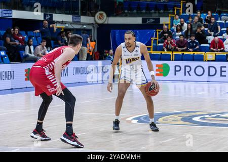 (C) Denis TRASFI / MAXPPP - au Palais des Sports Marcel-Cerdan le 14-04-2024 - Basketball 18ème journée Betclic Elite - Metropolitans 92 - Elan Sporti Banque D'Images