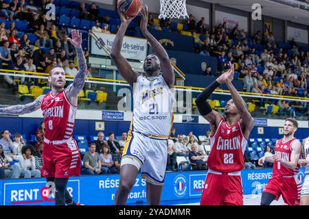 (C) Denis TRASFI / MAXPPP - au Palais des Sports Marcel-Cerdan le 14-04-2024 - Basketball 18ème journée Betclic Elite - Metropolitans 92 - Elan Sporti Banque D'Images